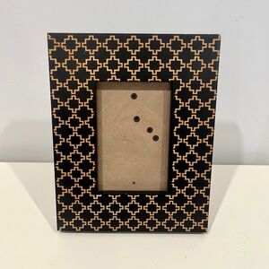 Papyrus Black Wood Medallion Pattern Picture Frame for 4x6 Photo Vertical/ Horiz